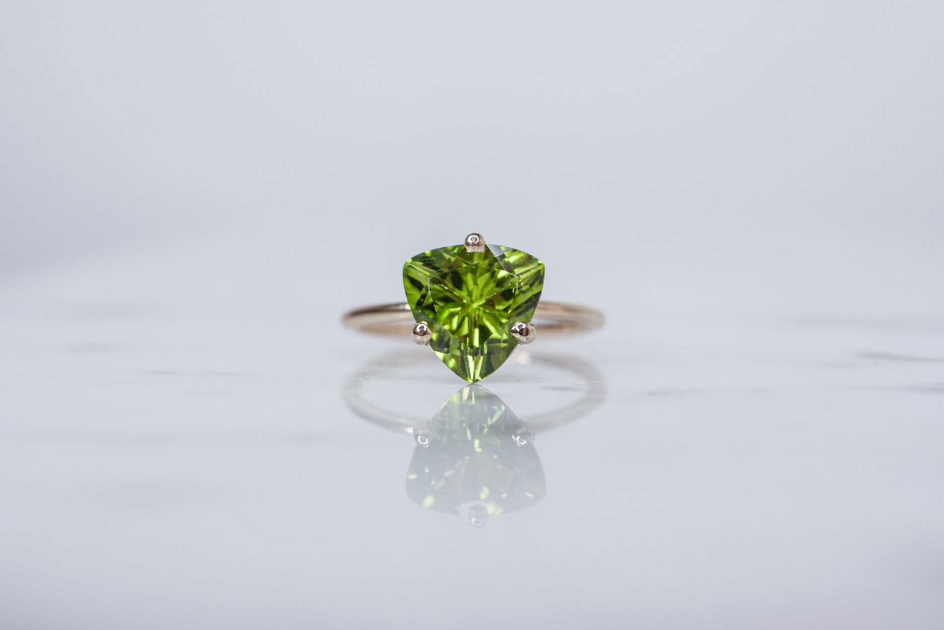 Anillo Radiante Peridot