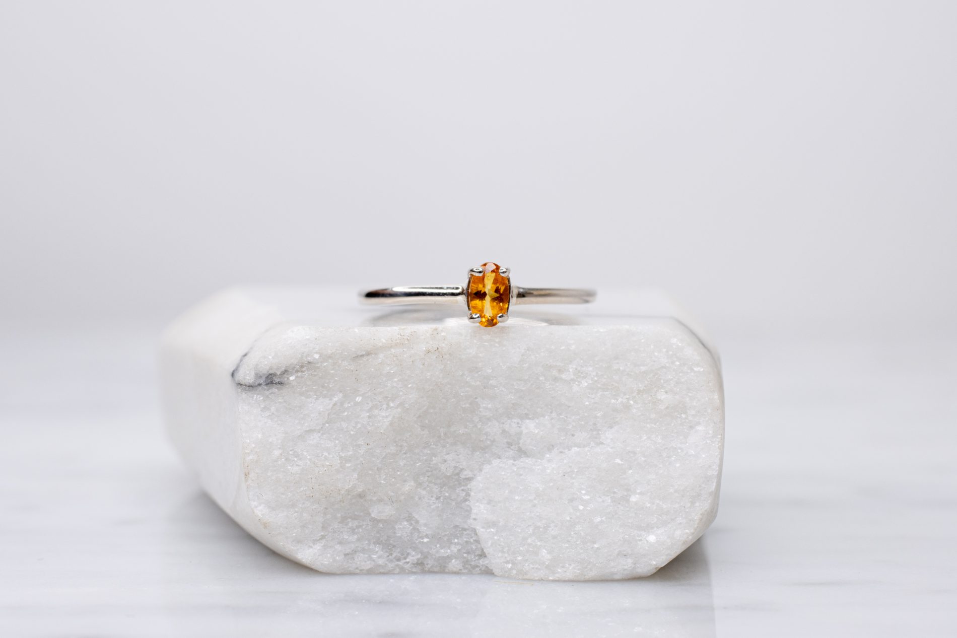 Anillo Destellos Eternos Citrino Obscuro - Image 12
