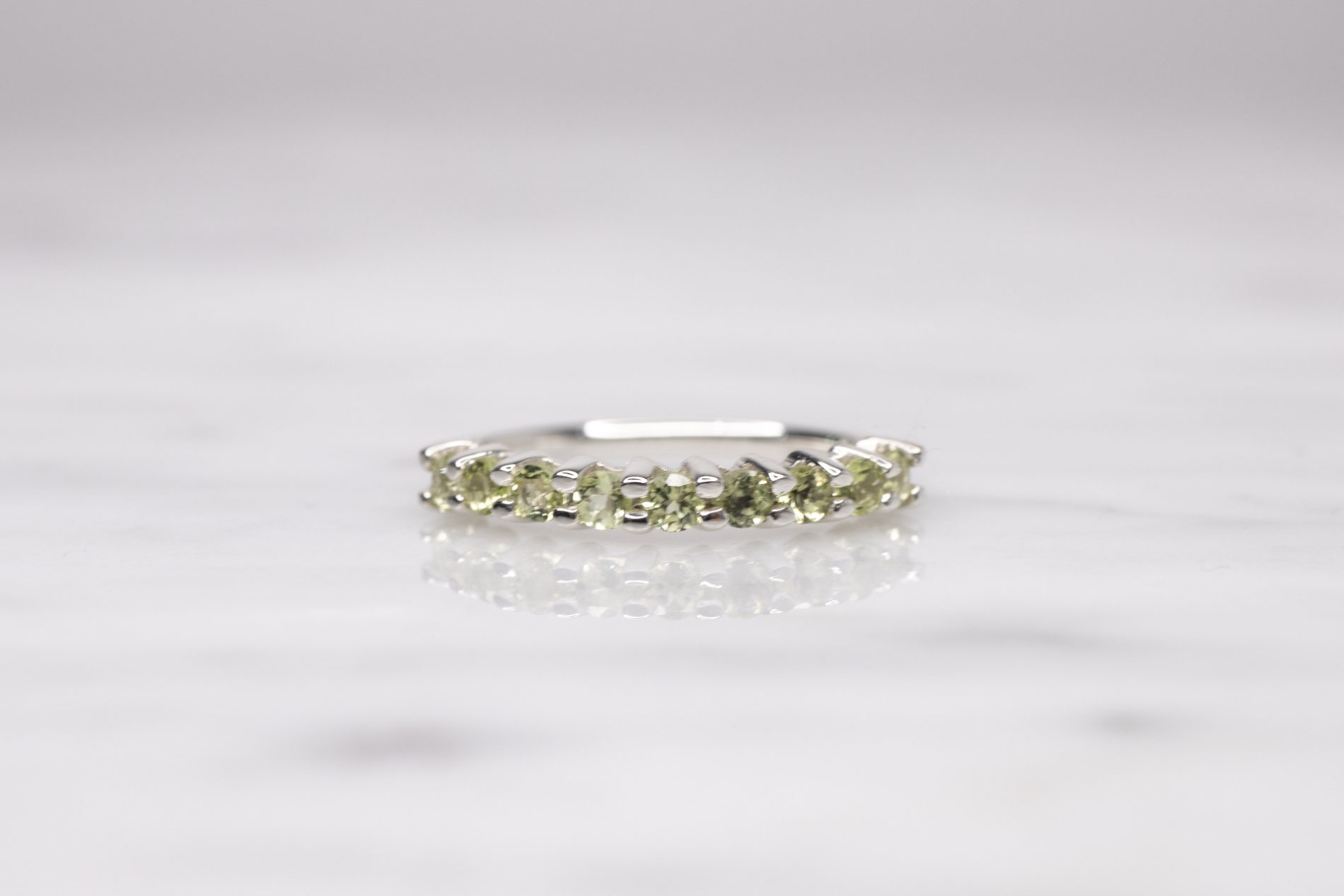 Anillo Iridescent Peridot