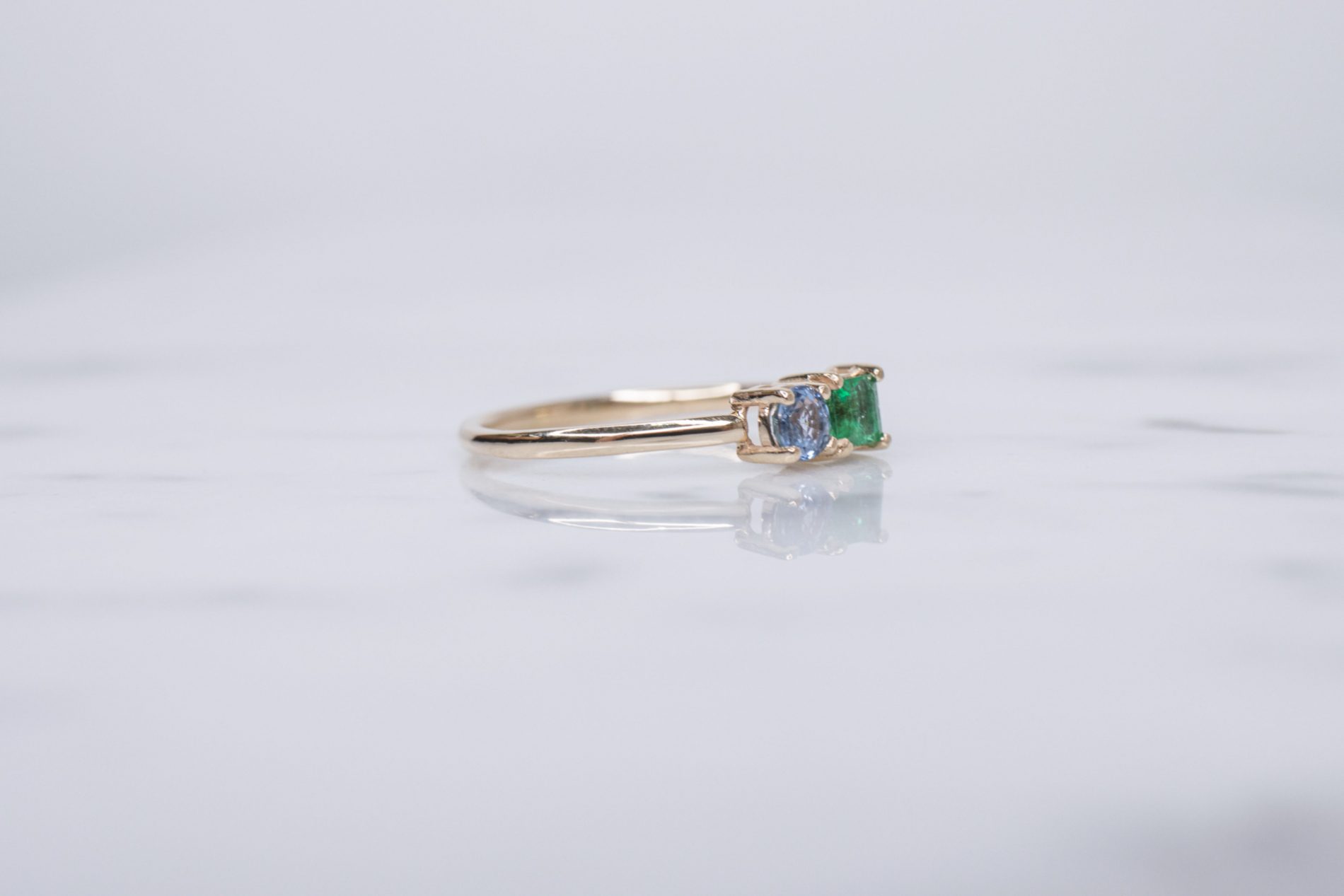 Anillo Dueto Zafiro-Esmeralda - Image 5
