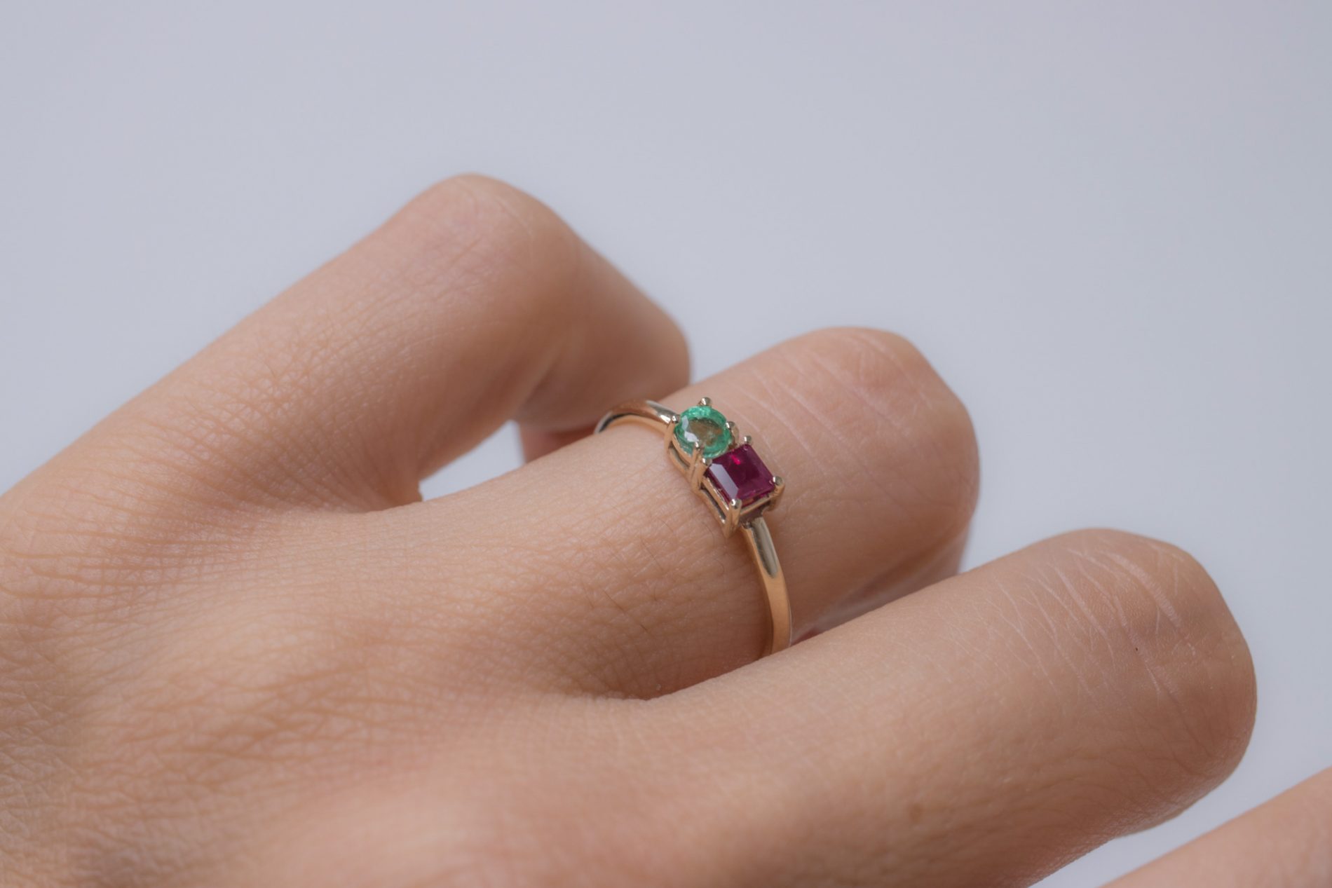 Anillo Dueto Rubí-Esmeralda - Image 2