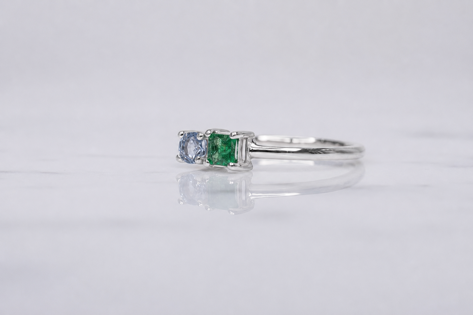Anillo Dueto Zafiro-Esmeralda - Image 7