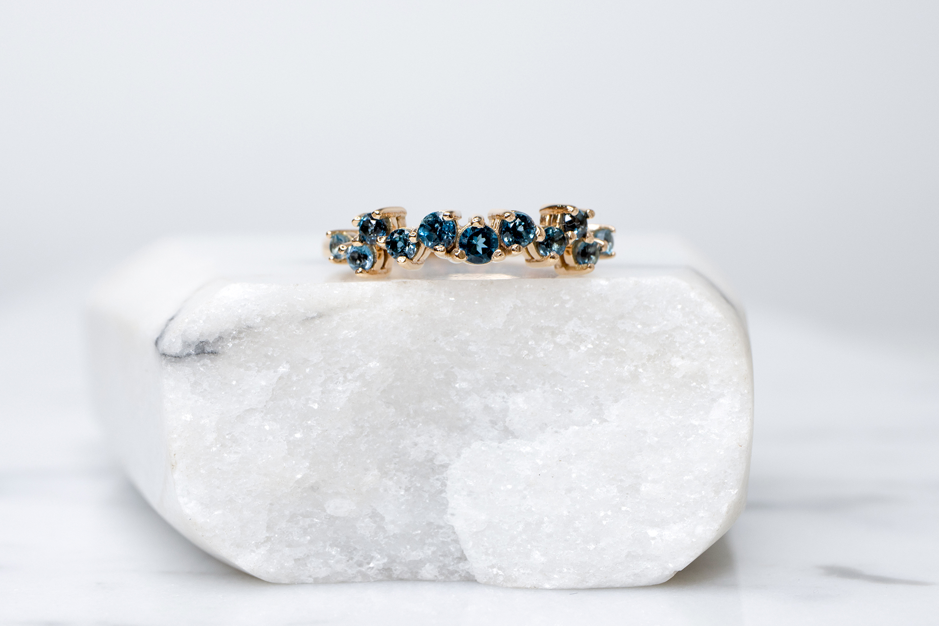 Anillo Cluster Topacio London - Image 3